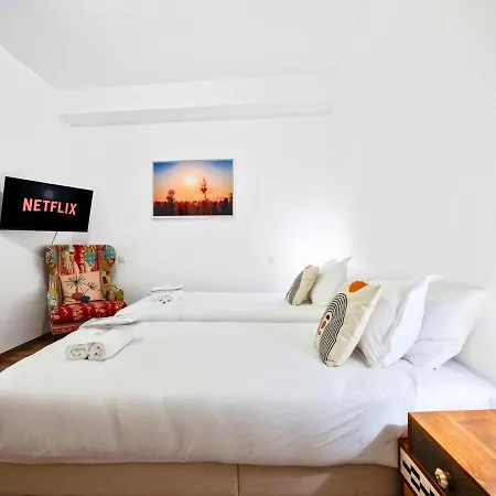 Corner Monaco Apartment