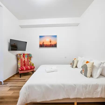 Le Corner - Beach 15 Min - Ideal Couples Or Groups - Air Conditionner - Near Events - Quiet - Premium Services Lägenhet *