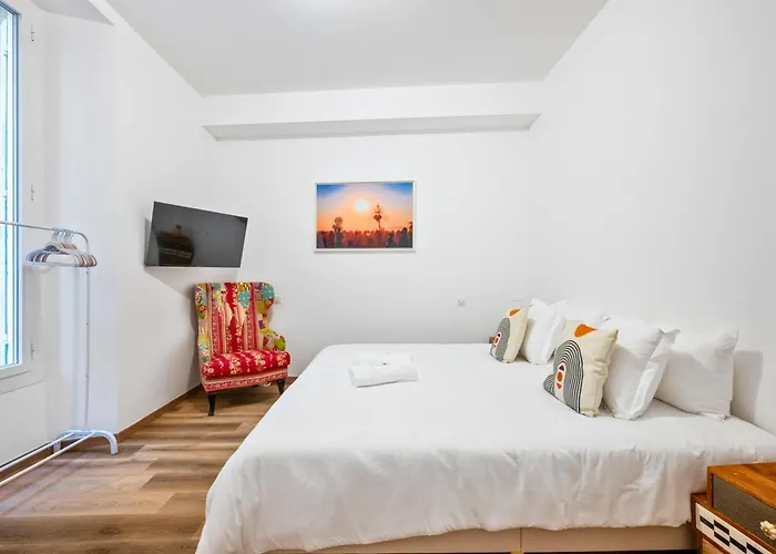 Le Corner - 5 Min To - Ideal Couples Or Groups - Near Events - Quiet - Premium Services Апартаменты *